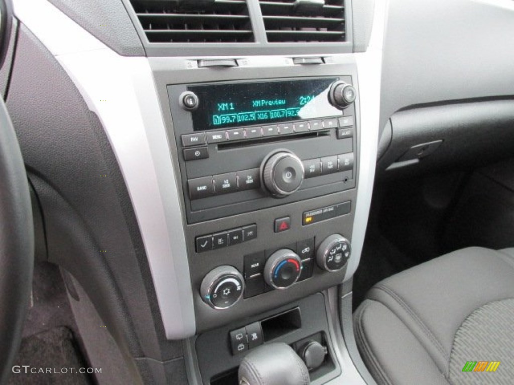 2009 Chevrolet Traverse LT Controls Photo #76842748