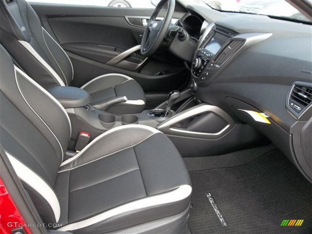 Black Interior 2013 Hyundai Veloster Turbo Photo #76843017