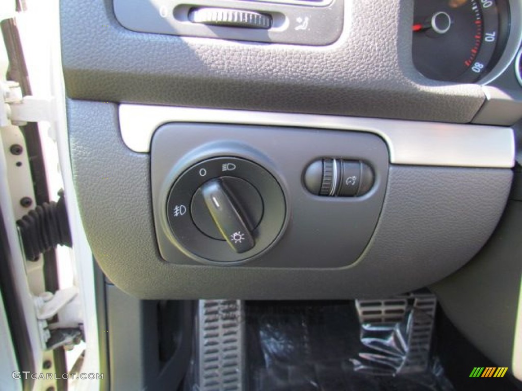 2007 Volkswagen GTI 2 Door Controls Photos