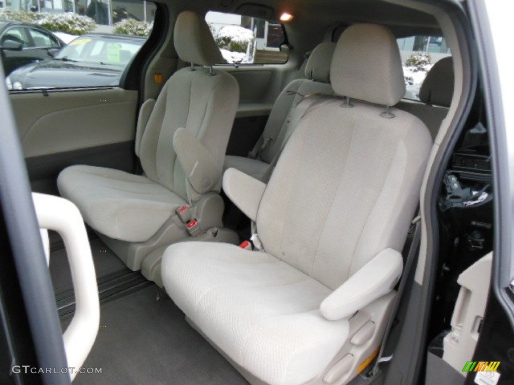 Light Gray Interior 2012 Toyota Sienna LE Photo #76848882