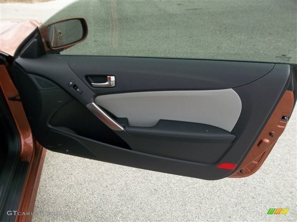 2013 Hyundai Genesis Coupe 2.0T Premium Gray Leather/Gray Cloth Door Panel Photo #76850259