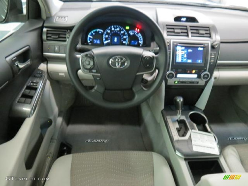 2013 Camry Hybrid LE - Magnetic Gray Metallic / Light Gray photo #5