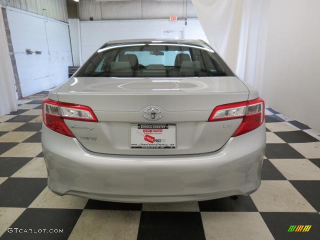 2013 Camry LE - Classic Silver Metallic / Ash photo #17