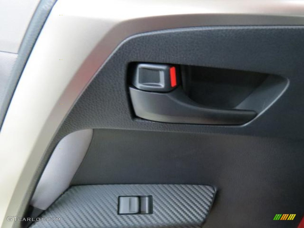2013 Toyota RAV4 LE Controls Photo #76855123