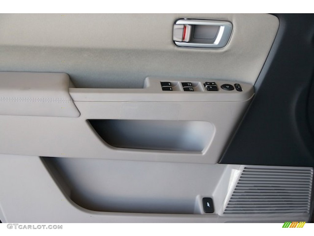2013 Pilot LX - Taffeta White / Gray photo #8