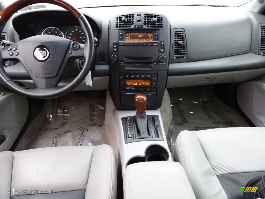 2005 Cadillac CTS Sedan Light Gray/Ebony Dashboard Photo #76857288