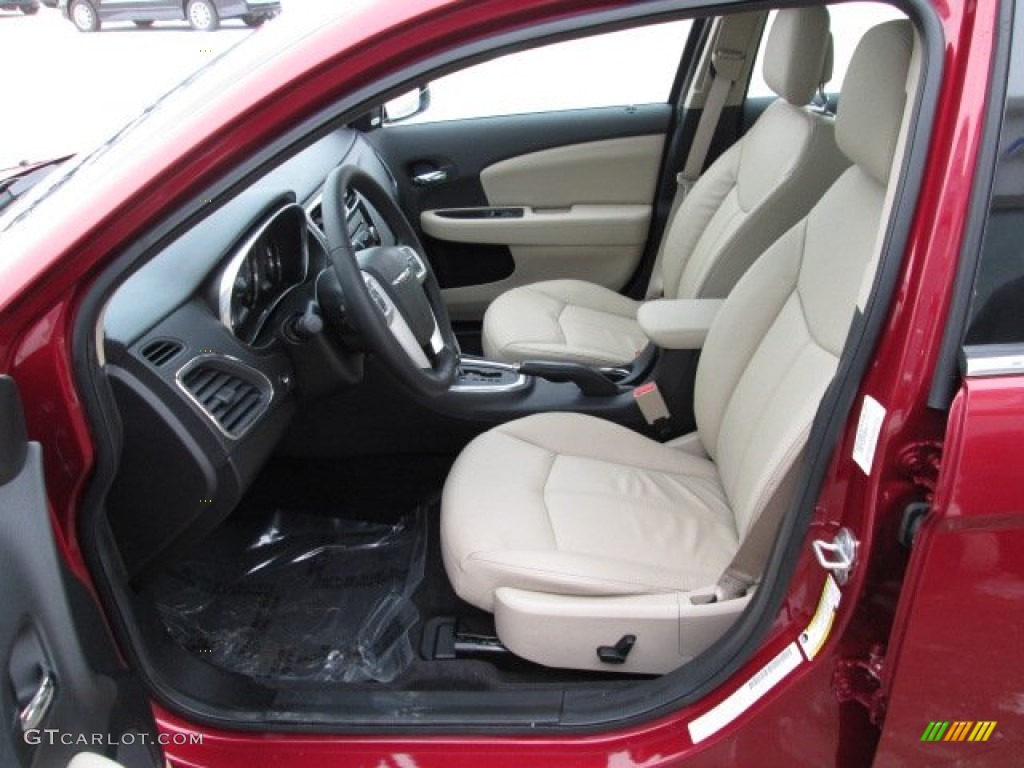 2013 Chrysler 200 Limited Sedan Front Seat Photos