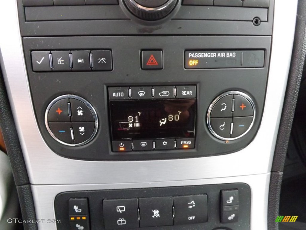 2011 GMC Acadia SLT AWD Controls Photo #76859388