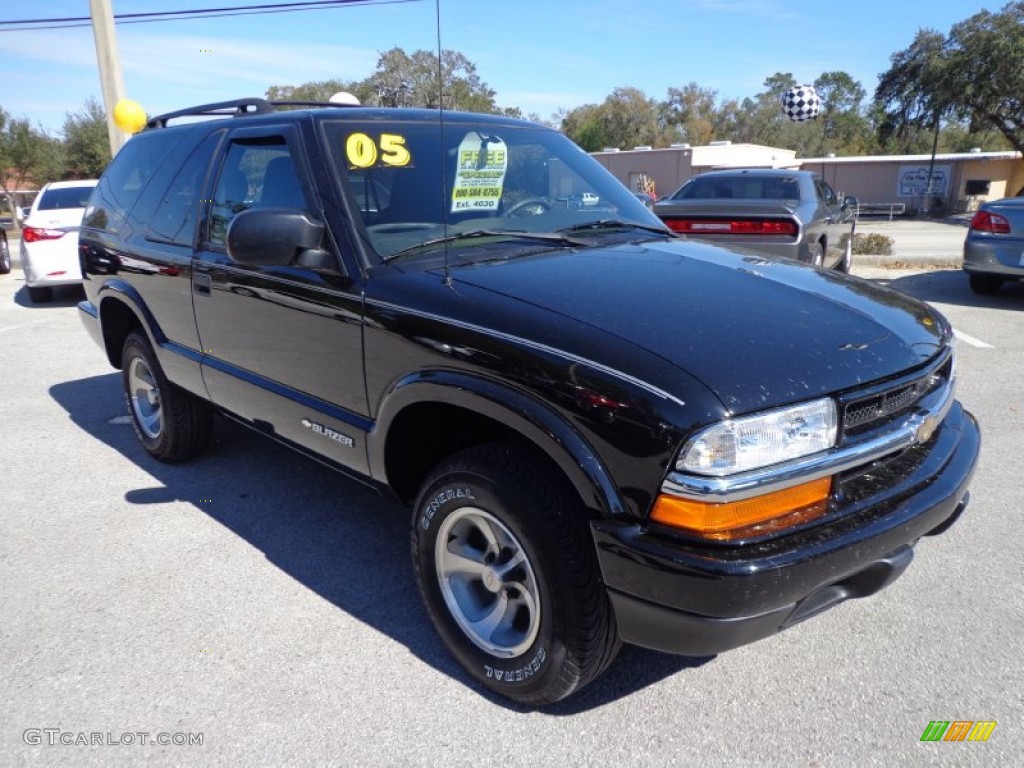 2005 Chevrolet Blazer LS Exterior Photos