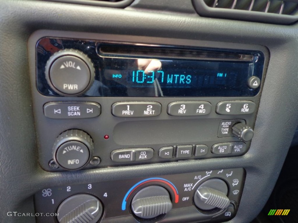 2005 Chevrolet Blazer LS Audio System Photos