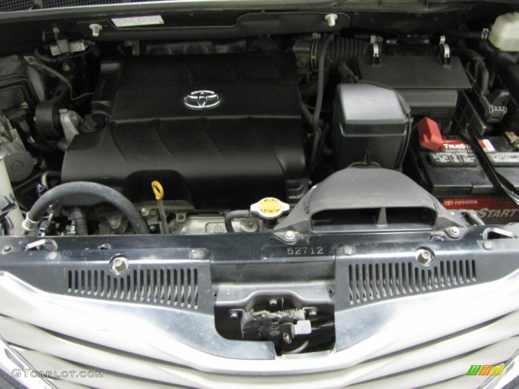 2011 Sienna XLE - Black / Light Gray photo #4