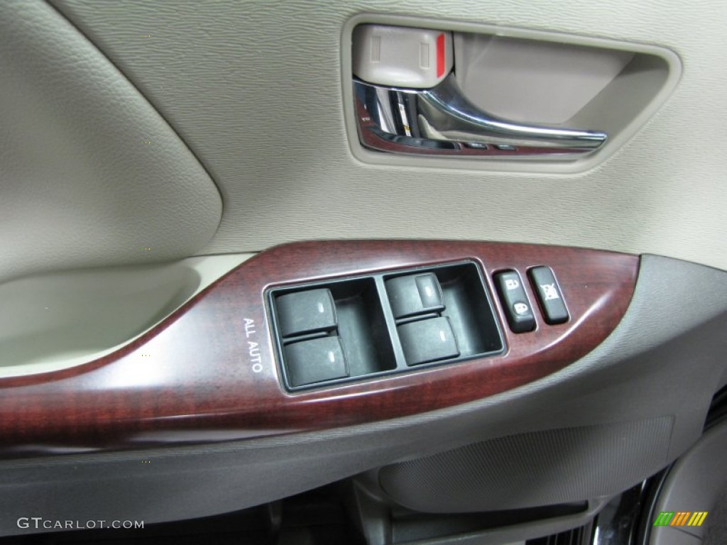 2011 Sienna XLE - Black / Light Gray photo #13