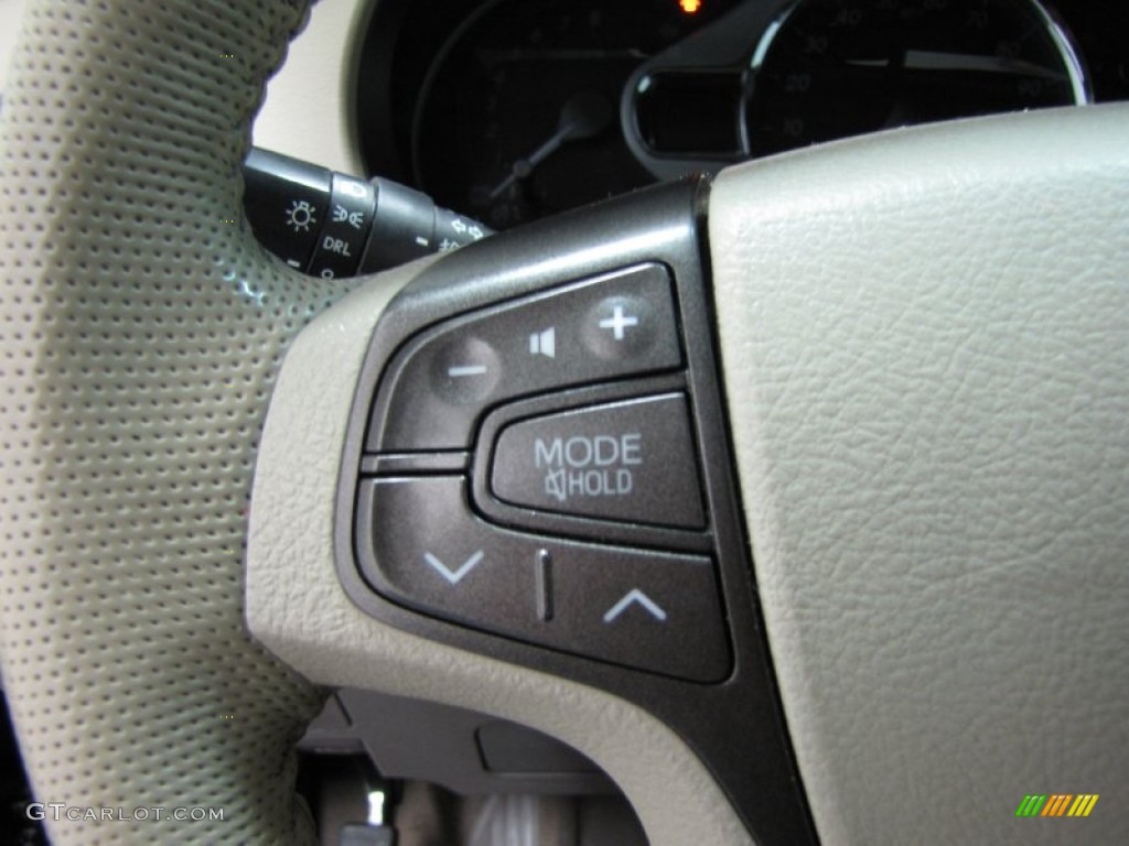 2011 Sienna XLE - Black / Light Gray photo #16
