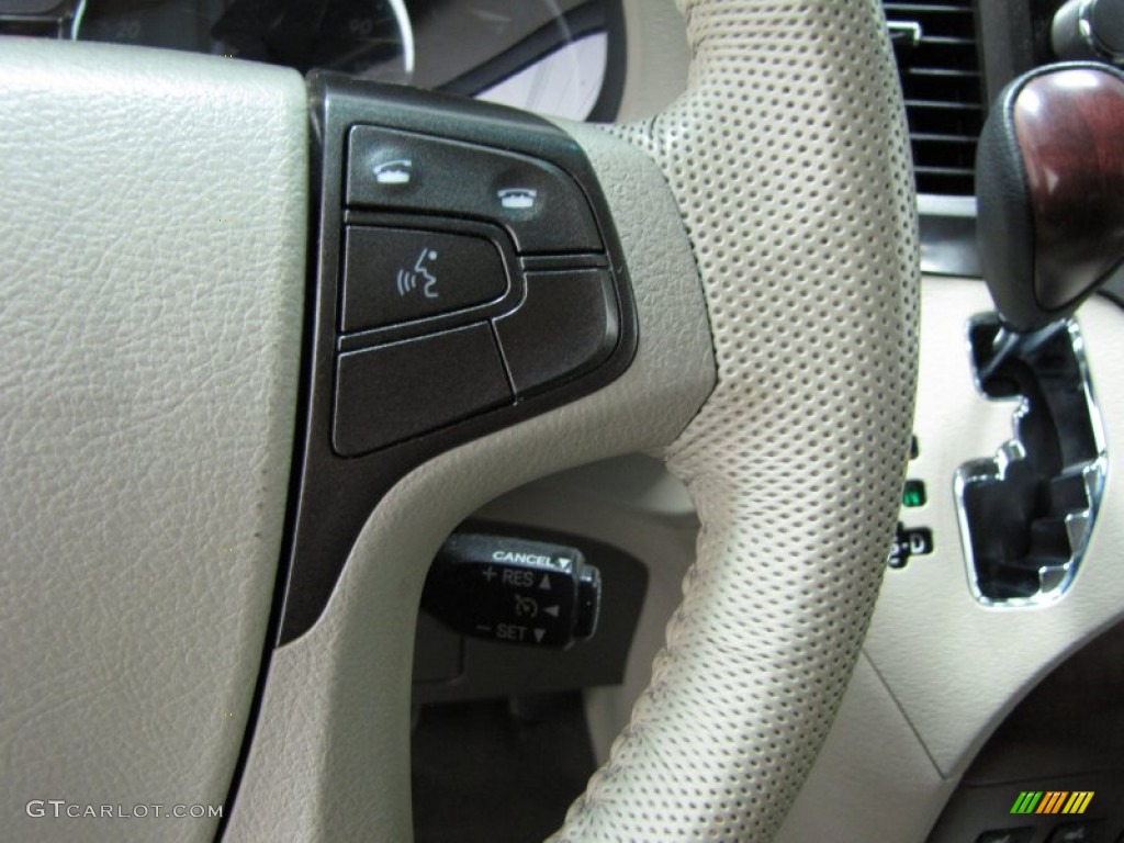2011 Sienna XLE - Black / Light Gray photo #17