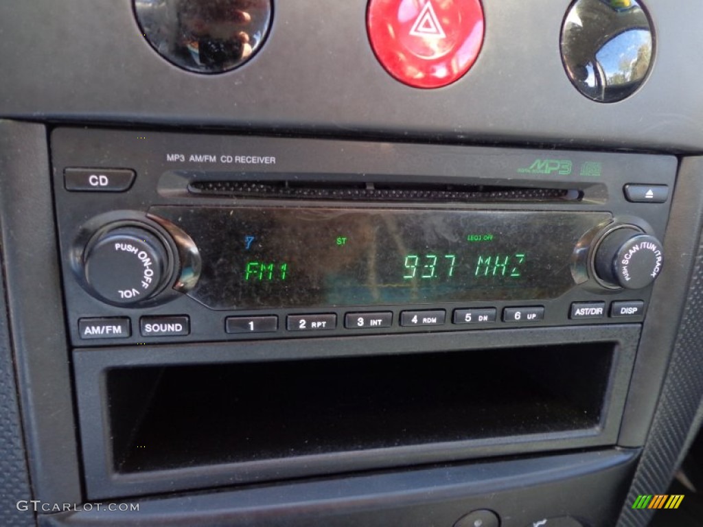 2006 Chevrolet Aveo LT Hatchback Audio System Photos