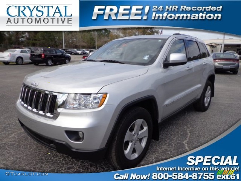 2011 Grand Cherokee Laredo X Package 4x4 - Bright Silver Metallic / Dark Graystone/Medium Graystone photo #1