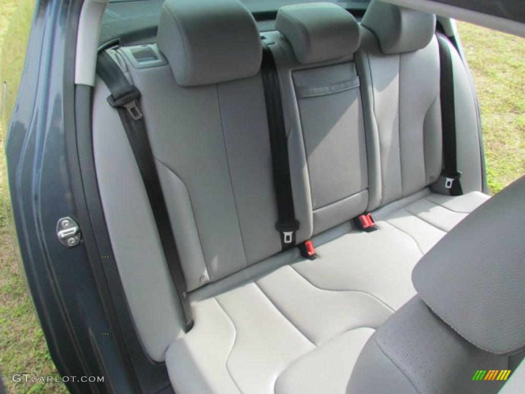 2009 Volkswagen Passat Komfort Sedan Rear Seat Photo #76862352