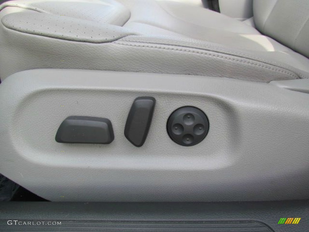 2009 Volkswagen Passat Komfort Sedan Controls Photo #76862472