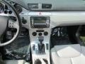 2009 Volkswagen Passat Komfort Sedan Controls