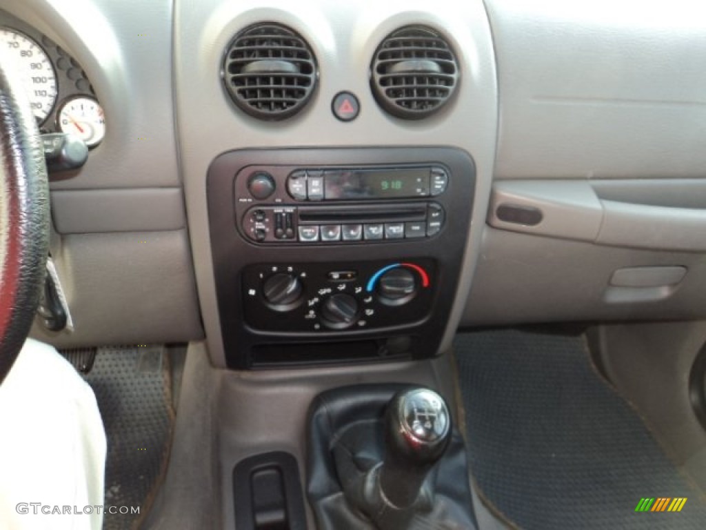 2004 Jeep Liberty Sport Controls Photo #76863654