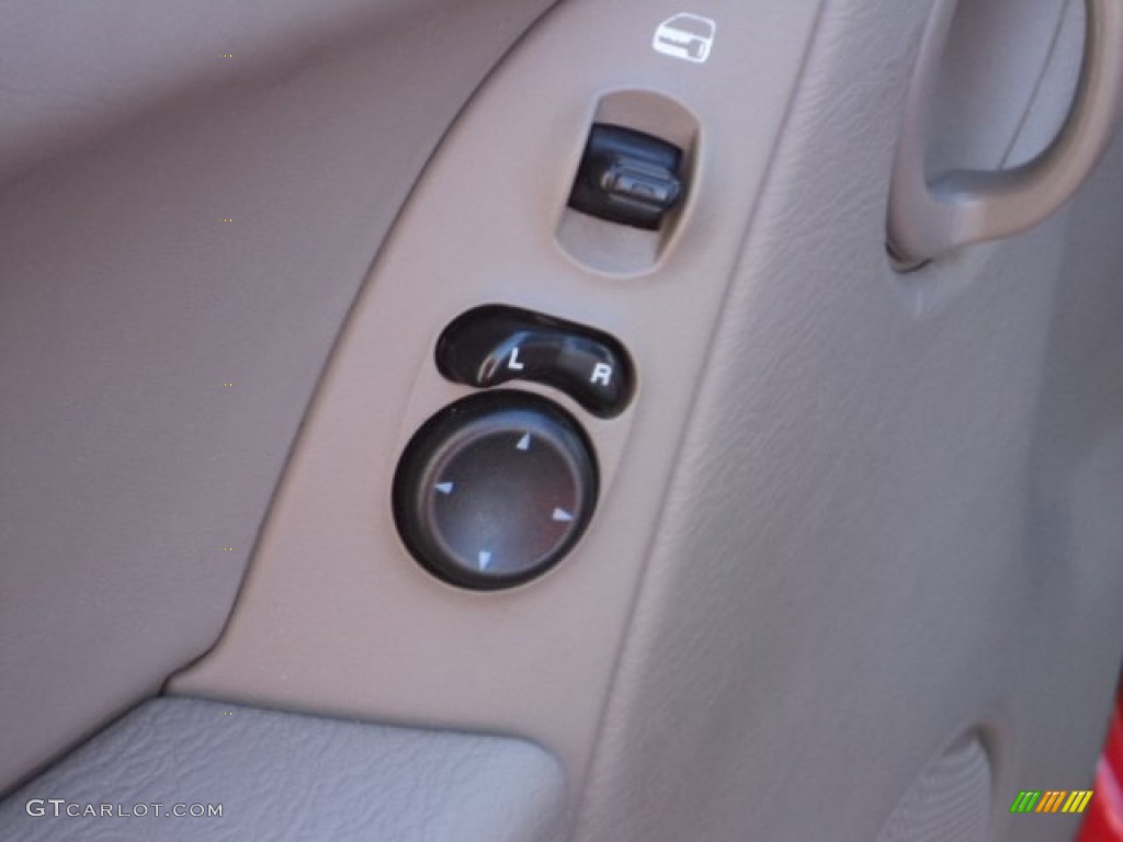 2004 Jeep Liberty Sport Controls Photo #76863681