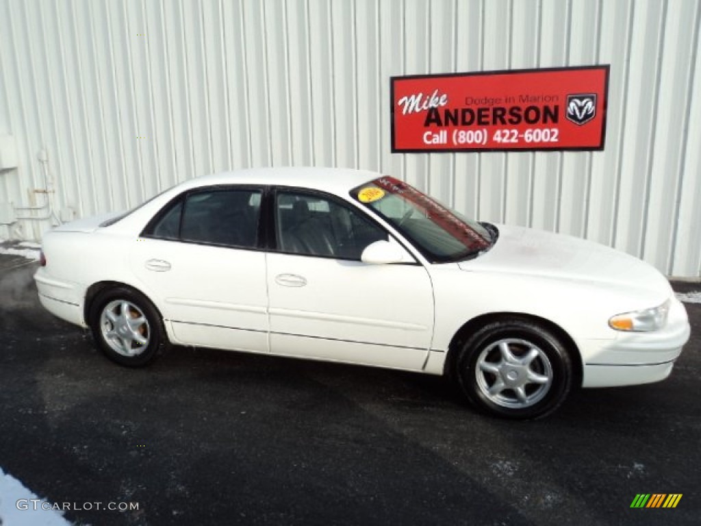 2004 Regal LS - White / Medium Gray photo #3