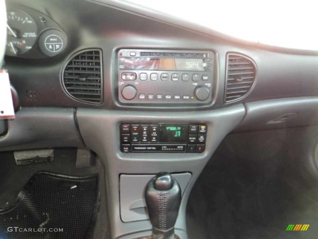 2004 Regal LS - White / Medium Gray photo #7