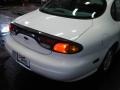 Vibrant White - Taurus GL Photo No. 14