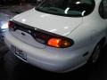 1996 Vibrant White Ford Taurus GL  photo #14