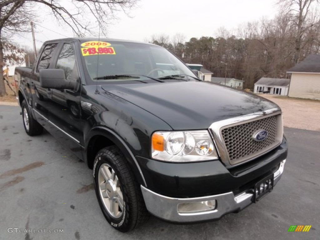 2005 F150 Lariat SuperCrew - Aspen Green Metallic / Tan photo #5