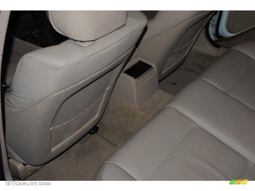 2004 3 Series 325i Sedan - Alpine White / Sand photo #21