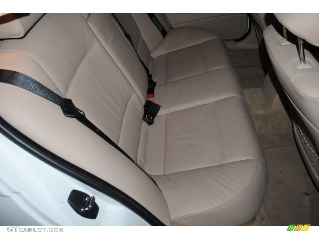 2004 3 Series 325i Sedan - Alpine White / Sand photo #28
