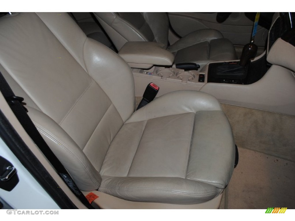 2004 3 Series 325i Sedan - Alpine White / Sand photo #31