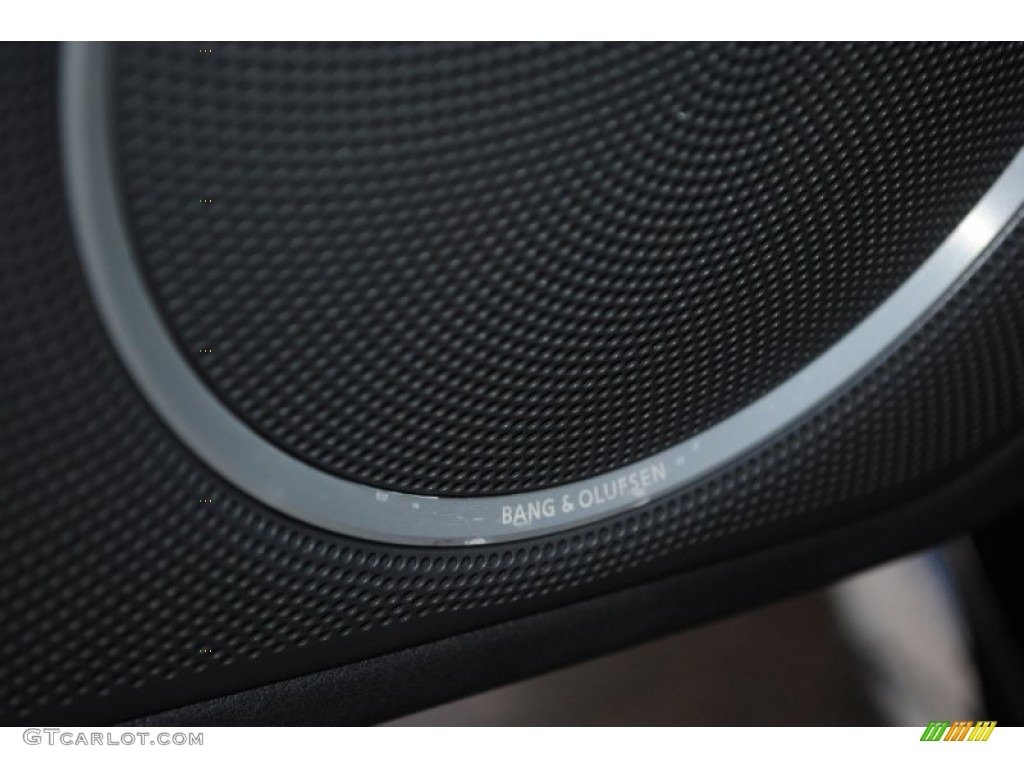 2010 Audi S4 3.0 quattro Sedan Audio System Photos