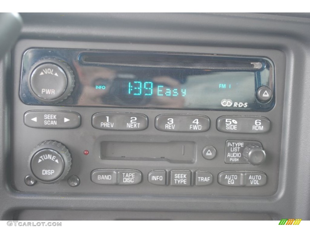 2003 Chevrolet Silverado 1500 LS Extended Cab Audio System Photos