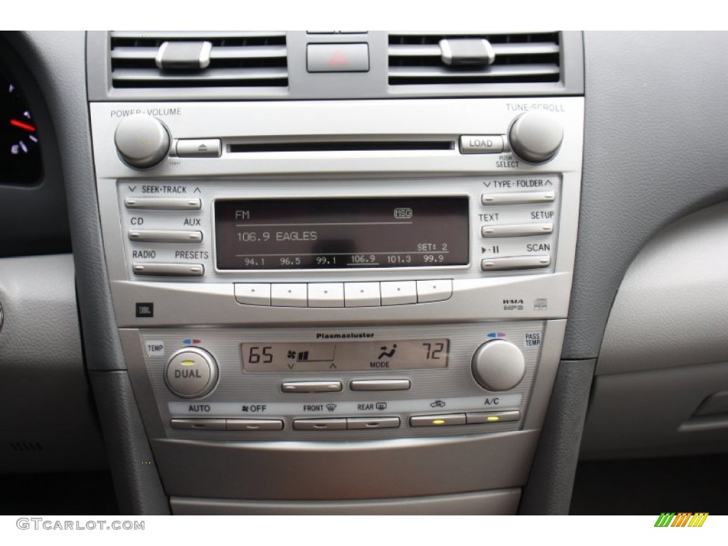 2011 Toyota Camry LE Controls Photo #76870092