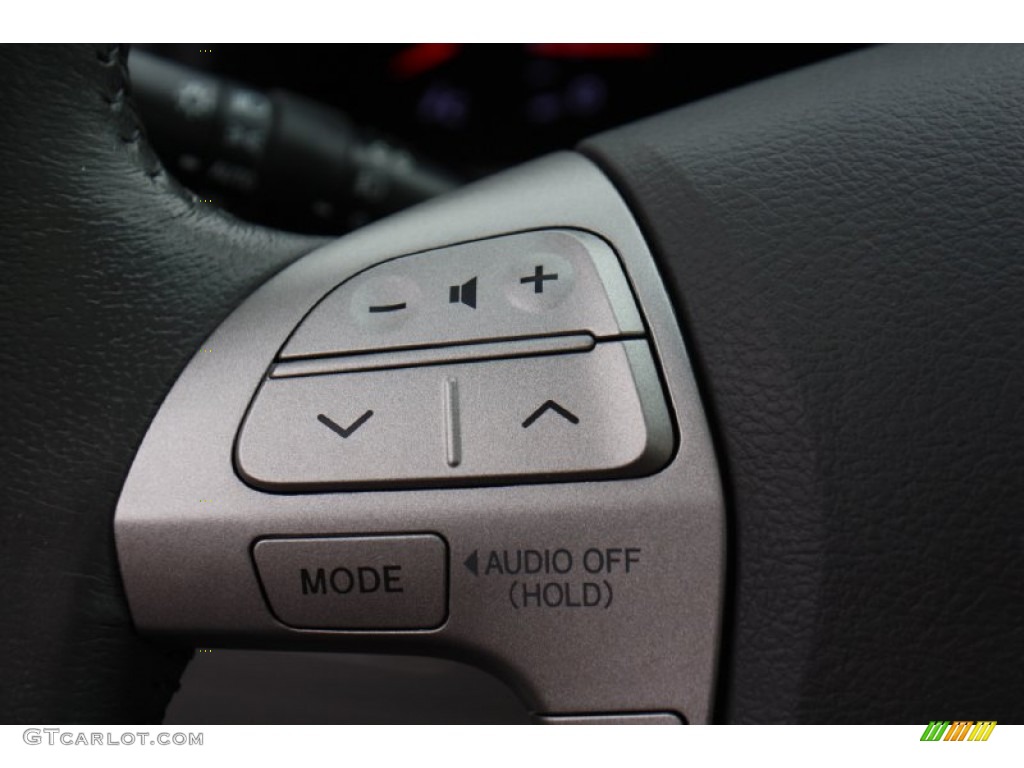 2011 Toyota Camry LE Controls Photo #76870107