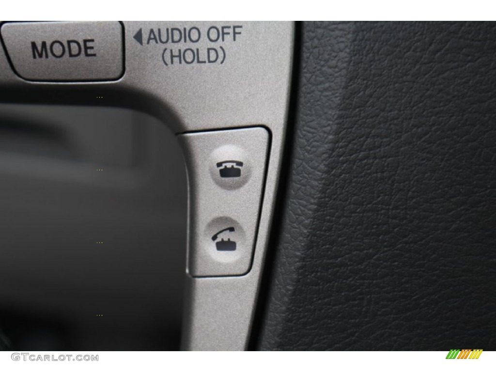 2011 Toyota Camry LE Controls Photo #76870110