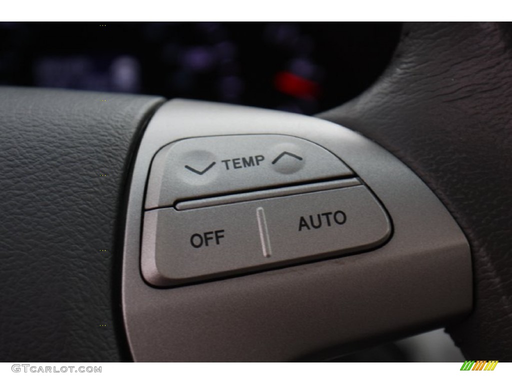 2011 Toyota Camry LE Controls Photo #76870113
