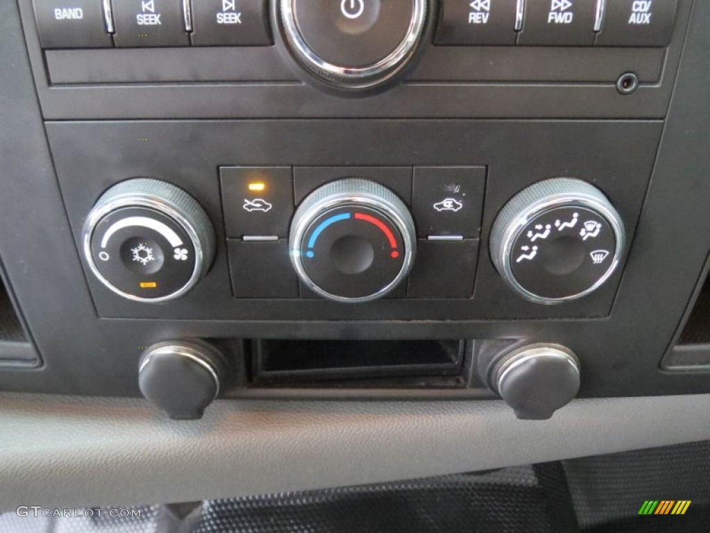 2009 Chevrolet Silverado 2500HD LS Crew Cab Controls Photo #76871261