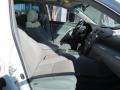 Super White - Camry SE Photo No. 23