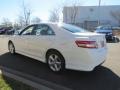 Super White - Camry SE Photo No. 30