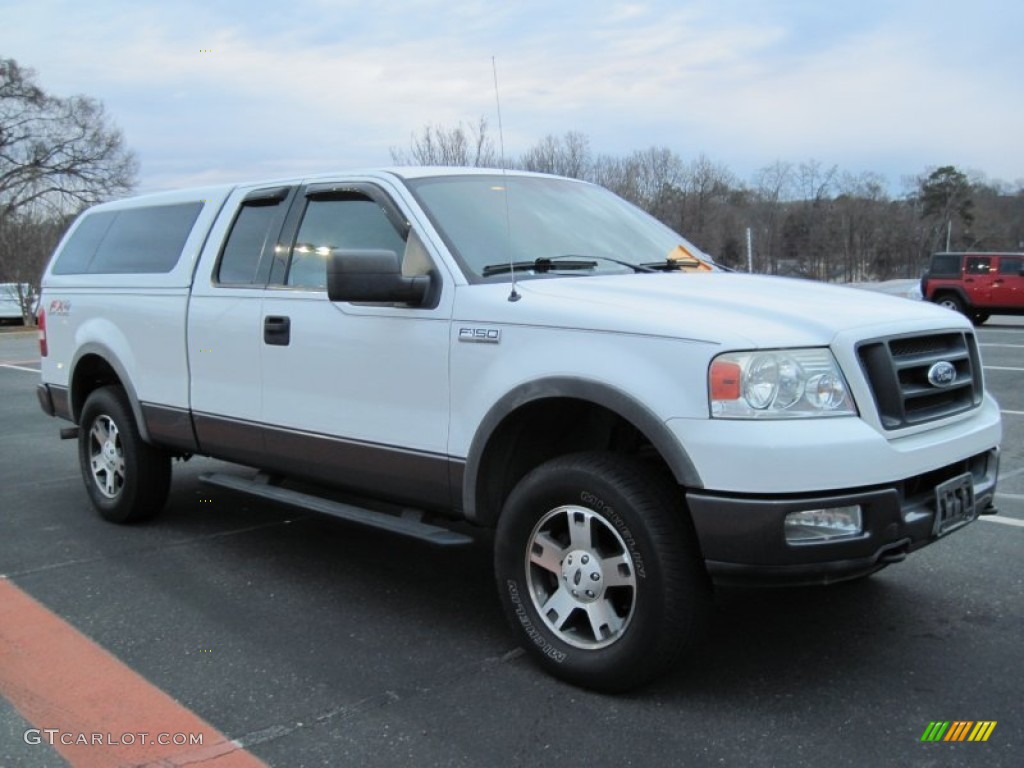 2004 F150 XLT SuperCab 4x4 - Oxford White / Dark Flint photo #2