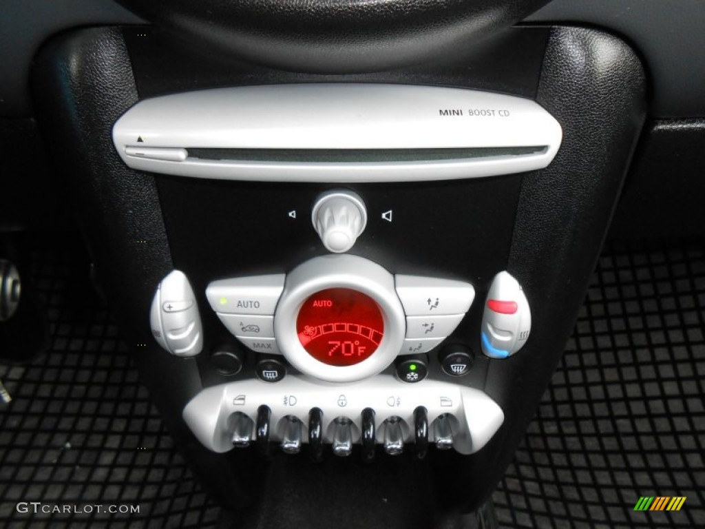 2009 Mini Cooper S Hardtop Controls Photo #76872708