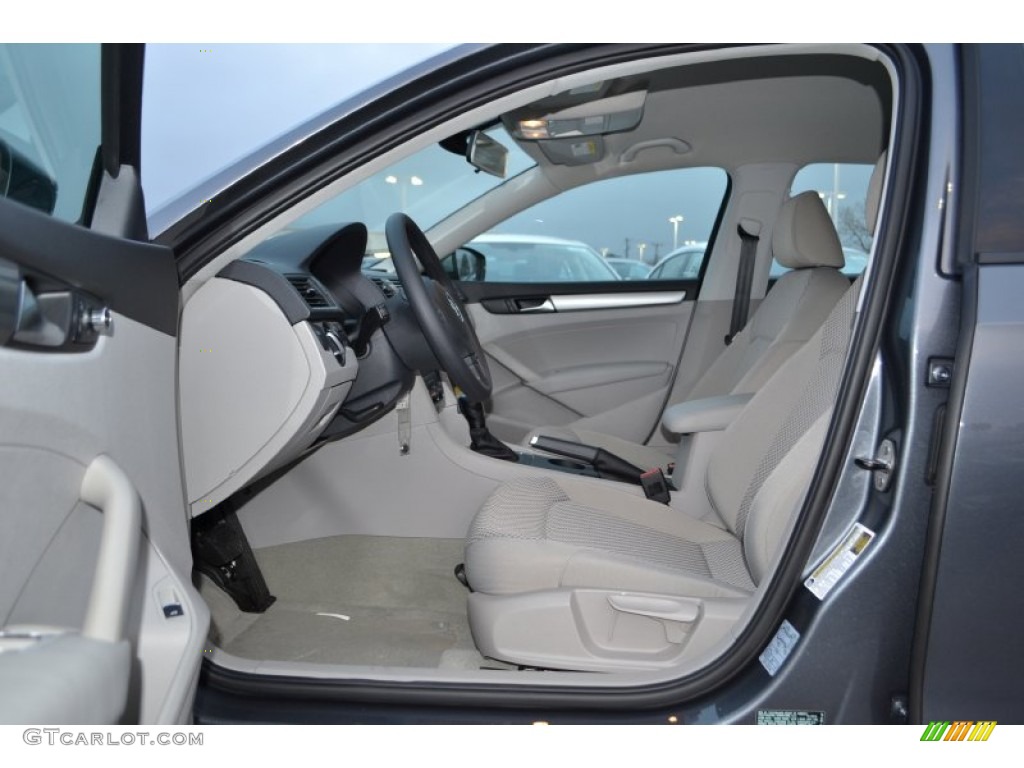 2013 Volkswagen Passat 2.5L S Front Seat Photo #76874655
