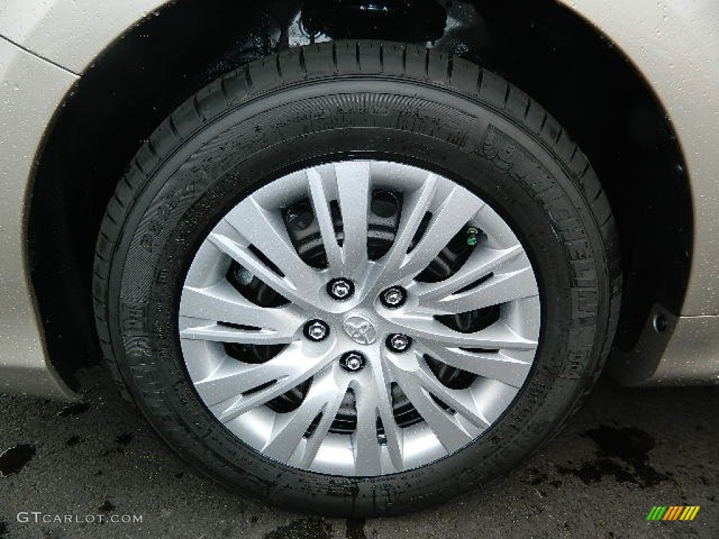 2013 Camry LE - Champagne Mica / Ivory photo #10