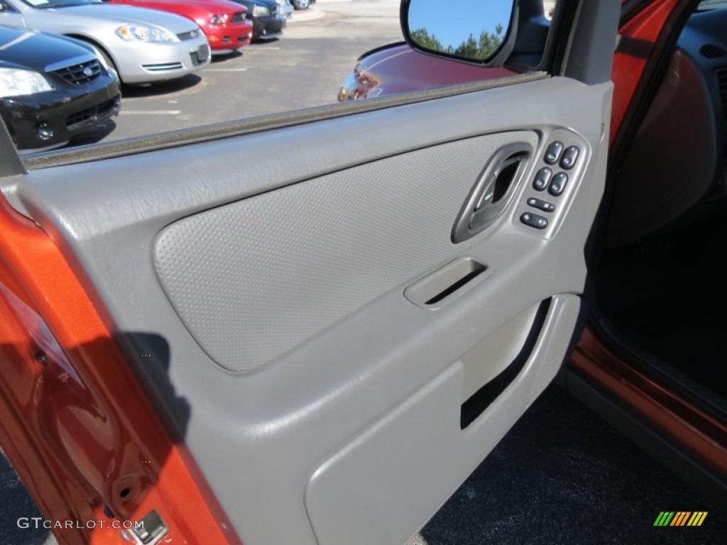 2006 Ford Escape XLS Door Panel Photos