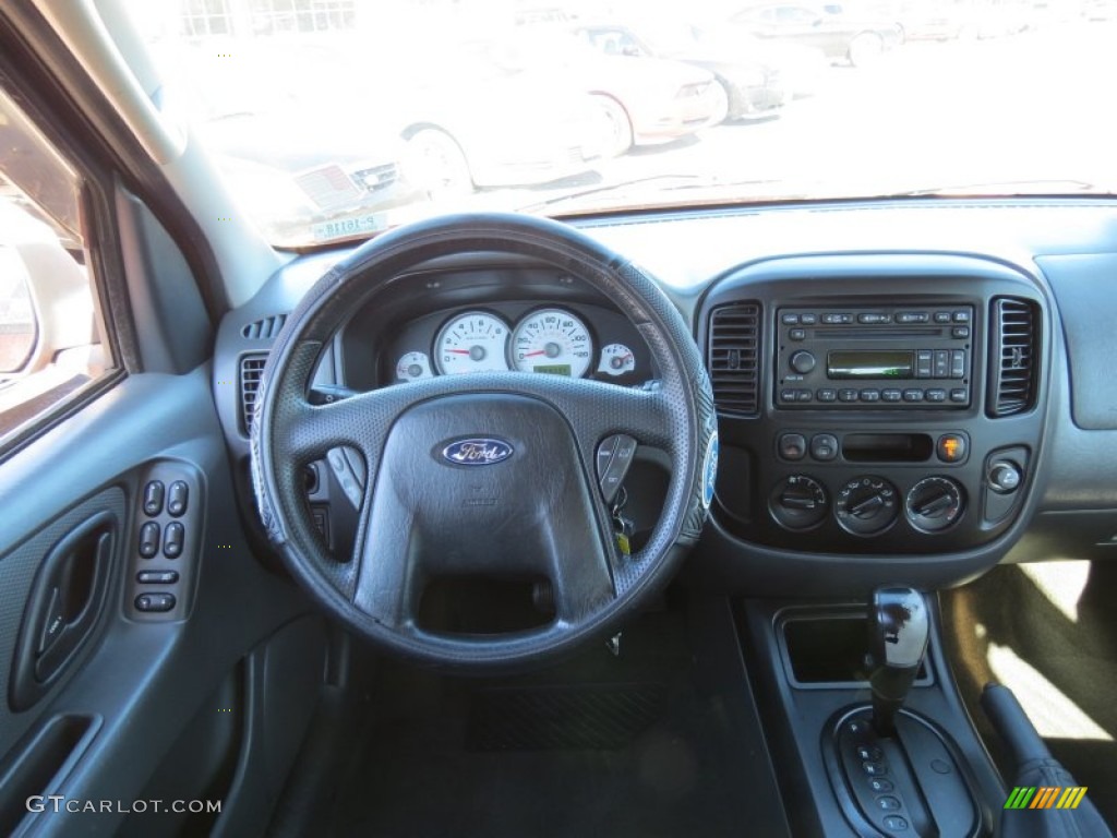 2006 Ford Escape XLS Dashboard Photos