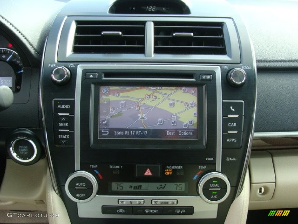 2012 Toyota Camry XLE Navigation Photos
