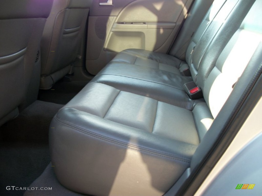2005 Montego Premier - Silver Frost Metallic / Pebble photo #6